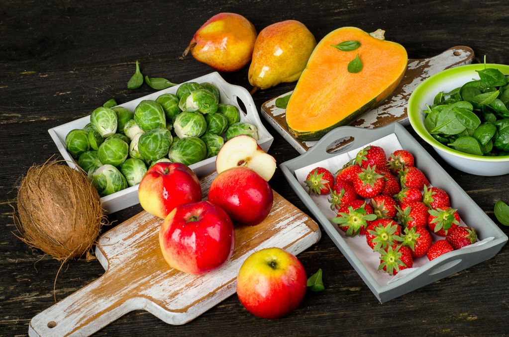 high fiber colorful fruits and vegetables can help cut down your risk of developing cancer